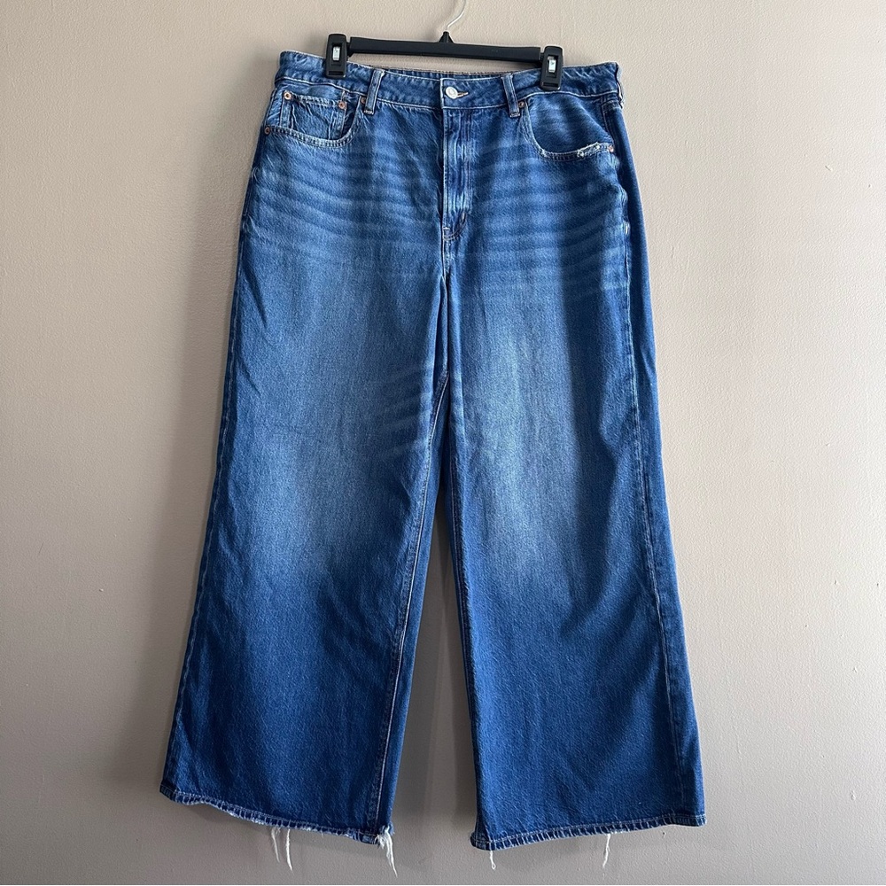 American Eagle Super High-Rise Baggy Wide Leg Distressed Ankle Jeans Womens 14